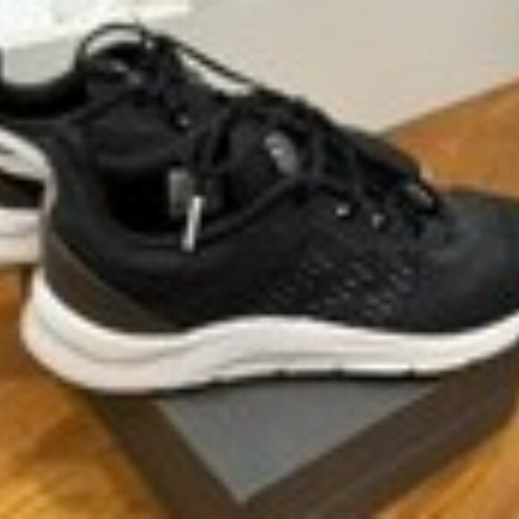 Adidas Novamotion Women's Running Shoe in Core Black, Cloud White size 7 - Picture 7 of 7